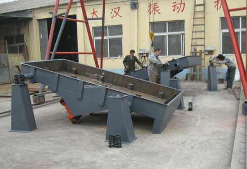 1530型直線篩生產現(xiàn)場