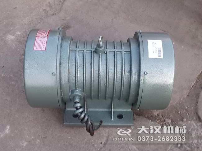 VB振動電機的選型要根據所匹配產品需要的激振大小，進行選擇。